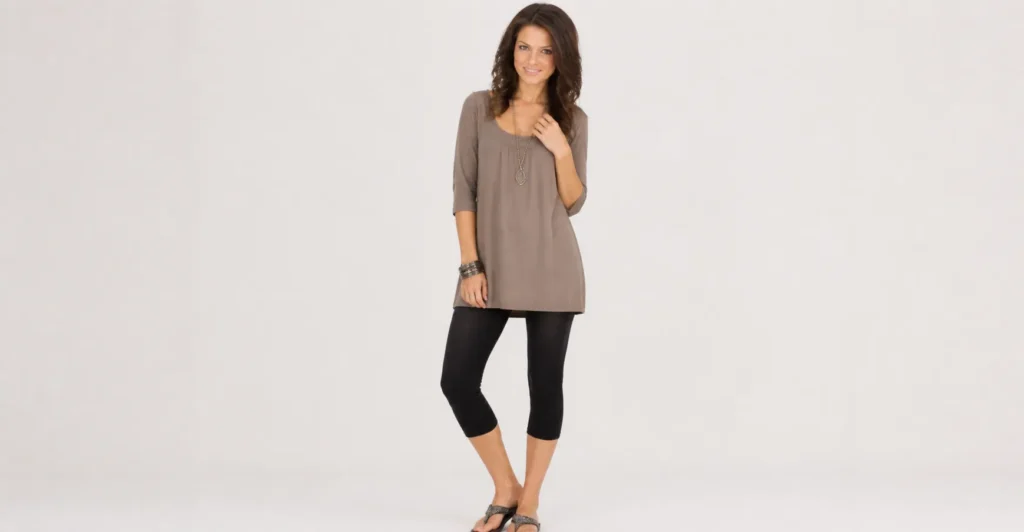 2008 fashion trends featuring cropped leggings with tunic outfit